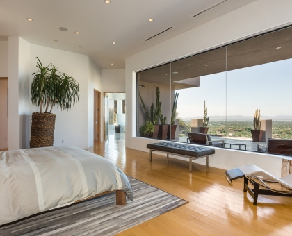 7001 N Longlook-27 BEDISSUE