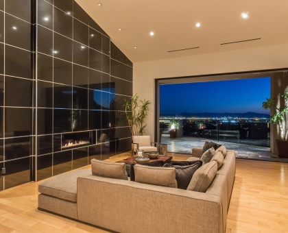 Longlook Living room with recessed walls of glass