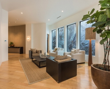 Longlook Lounge Area