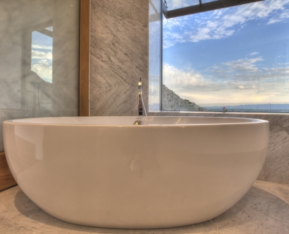 13 Master Soaking Tub